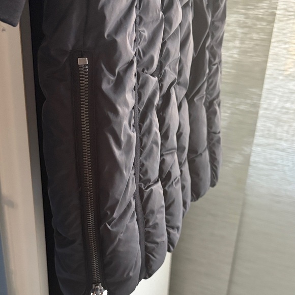 Zac Posen Outerwear - Picture 6 of 12